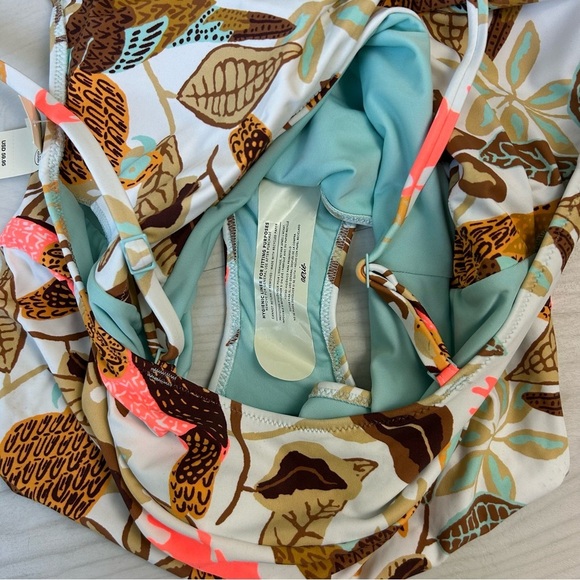 NWT Aerie Tropical Floral Print One Piece Swimsuit Cut Out Size Medium - Picture 10 of 10